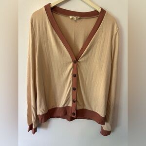 listicle cardigan Women’s size large two-tone ribbed cardigan